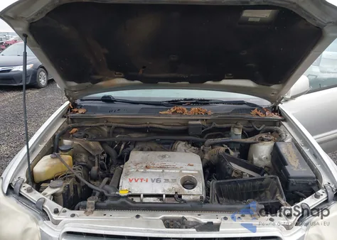 2005 Toyota Highlander V6 from USA, damaged, VIN JTEGP21A450069578